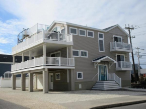 Single Family On The Ocean Side Block In Brant Beach, Very Nicely Appointed!